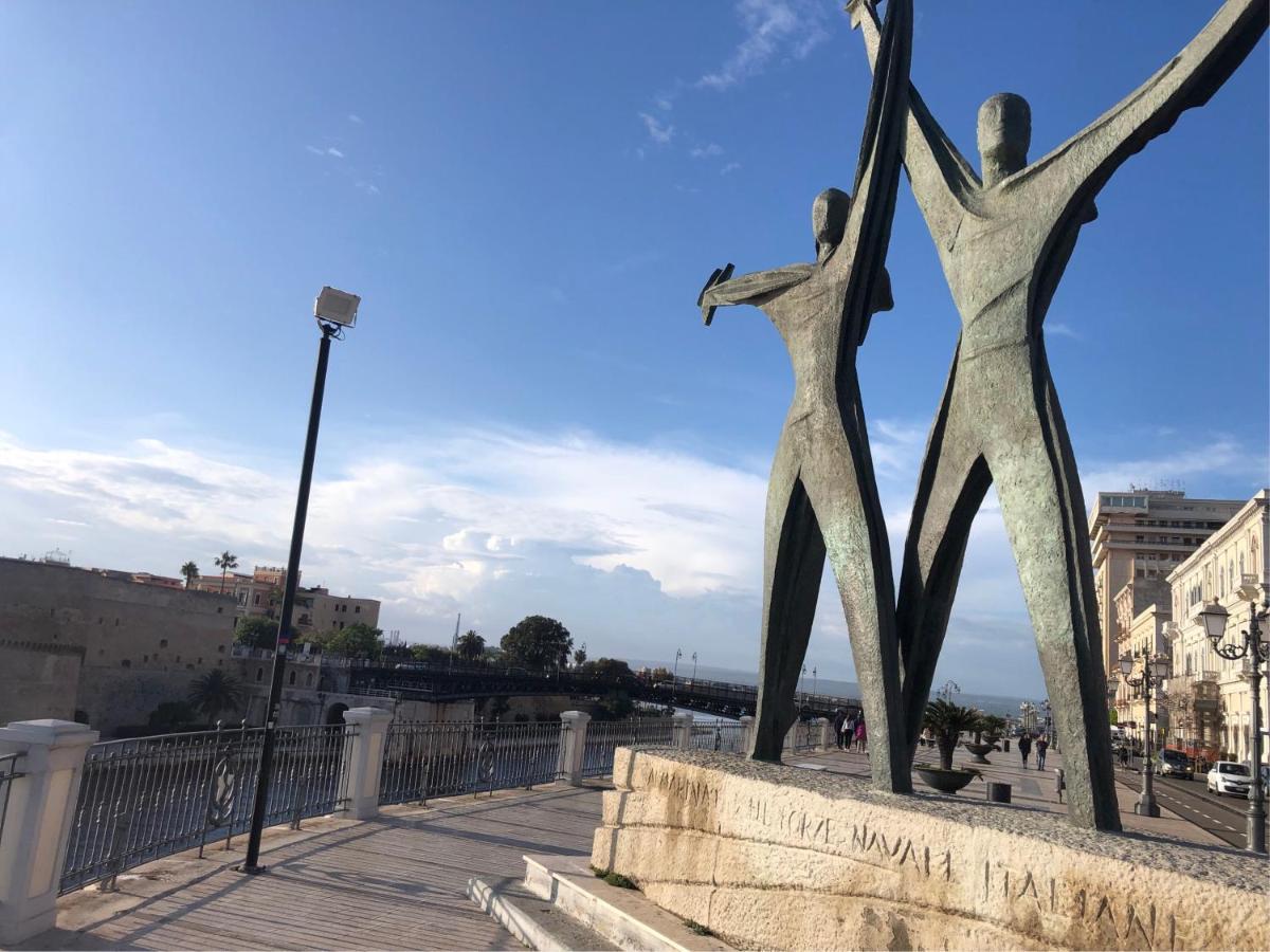 Downtown Lodge Museum Taranto Ngoại thất bức ảnh